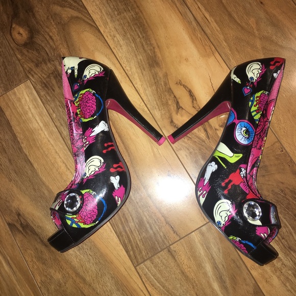 Iron Fist Shoes - Zombie stilettos! Size 8 with four inch heel